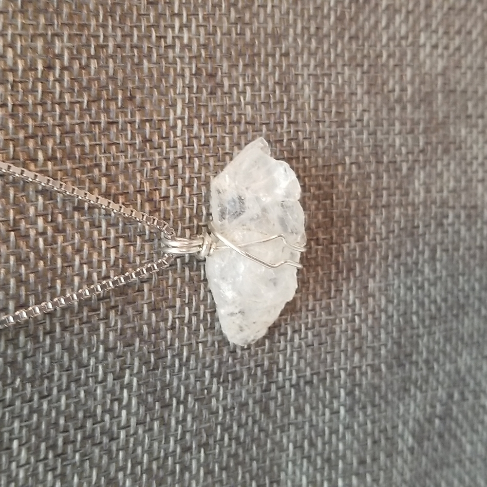 Jewelry - Picture 2 of 3